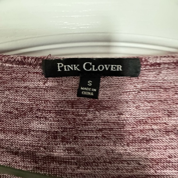 Burgundy Clover Pink V-Neck Top - Picture 4 of 5